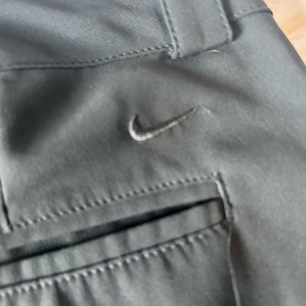 Nike Women's Black Bermuda Golf Shorts Dri Fit Size 6 - Picture 5 of 9